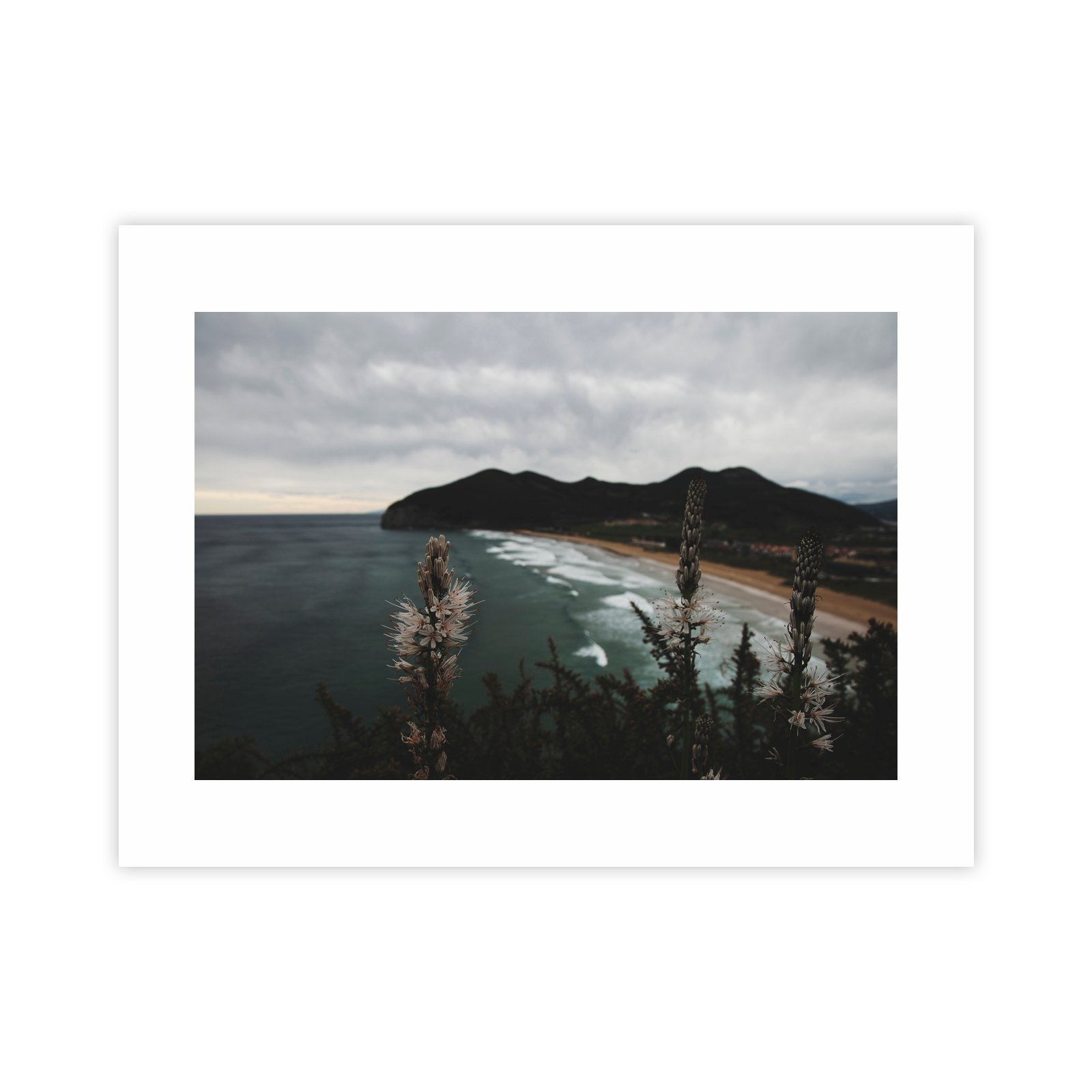 imagen mar cantabrico en la playa de berria